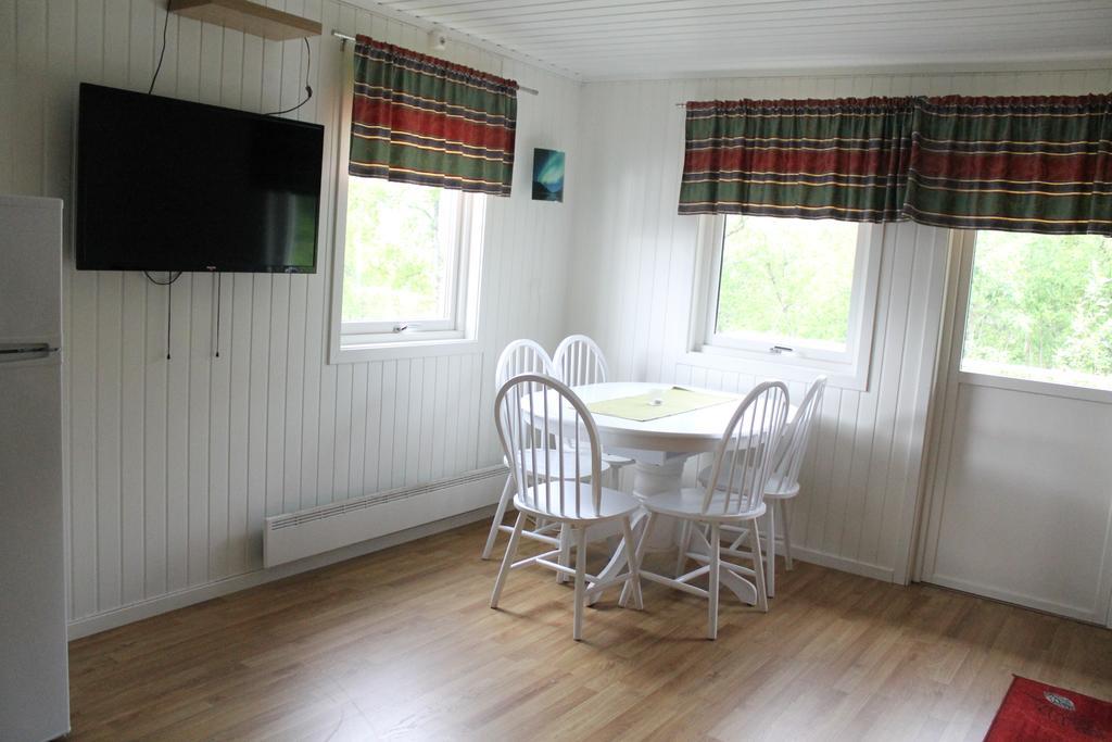 Svensby Tursenter Hotell Exteriör bild